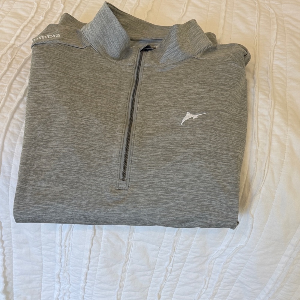 Columbia Light Gray Quarter-Zip Top